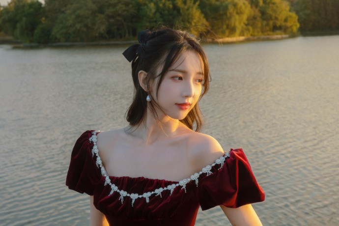 热辣滚烫 海报